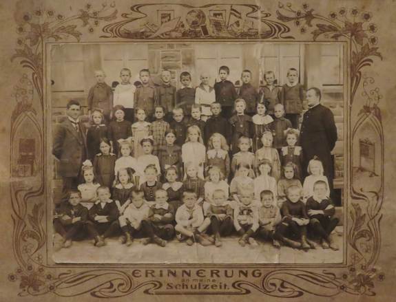 Volksschule_Nunkirchen__1918_ohne_Rahmen